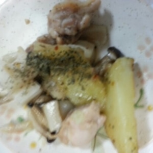 タジン鍋で甘い野菜と鶏手羽元酒蒸し